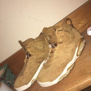 Jordan 6 wheat size 10.5